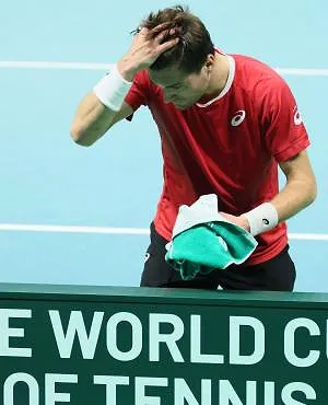 België buigt voor Italië in Davis Cup na nederlagen in enkelspelen