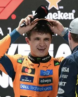 Formule 1: Lando Norris vertrekt vanaf pole position in Las Vegas, voor Max Verstappen