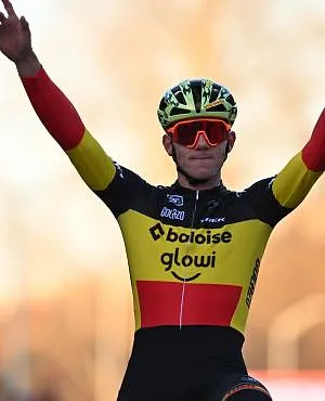 Wereldbeker veldrijden: Thibau Nys wint openingsrace!