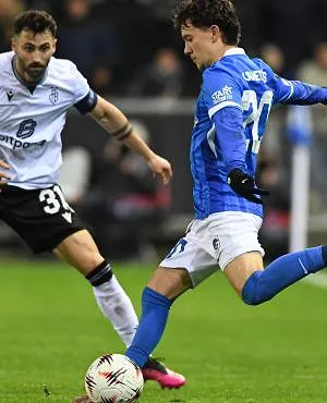 Het schitterende doelpunt van Karetsas op video: hij bezorgt Genk een belangrijke overwinning in de Europa League!