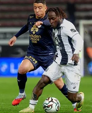 Charleroi en La Louvière komen niet tot scoren in slap streekduel