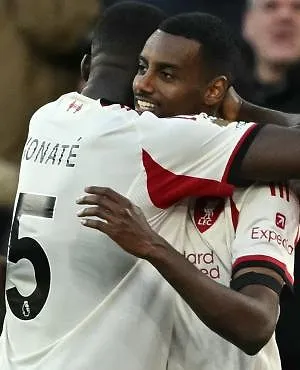 Premier League: Liverpool en Isak herpakken zich tegen West Ham, Aston Villa en Brighton doen wat nodig is