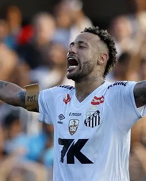 Neymar moet opnieuw onder het mes