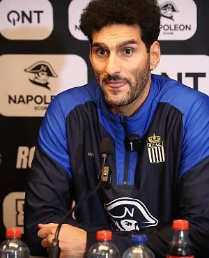 Fellaini over de coulissen van zijn terugkeer naar Charleroi: « Het heeft niets te maken met mijn verleden bij Standard »