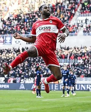 Efficiënt Antwerp legt Zulte Waregem over de knie op de Bosuil