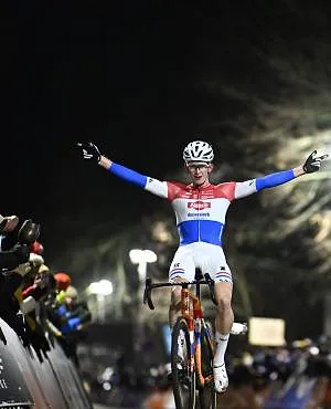 Tibor Del Grosso wint veldrit van Diegem voor Wyseure en Nys