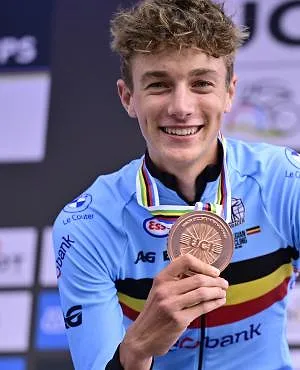 Matisse Van Kerckhove wordt in 2027 professional bij Visma-Lease a Bike