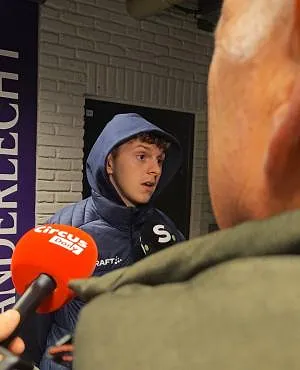 Max Dean blikt terug op de overtreding van Kana tijdens Anderlecht-Gent: «Dat was een rode kaart waard»