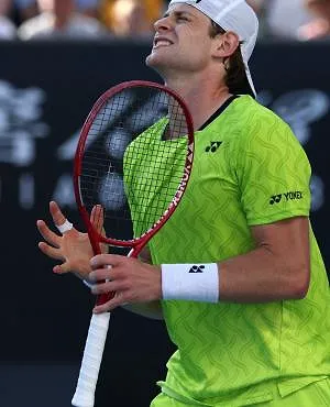 Teleurstelling voor Zizou Bergs op de Australian Open: de Belg werd in vier sets verslagen door Hubert Hurkacz