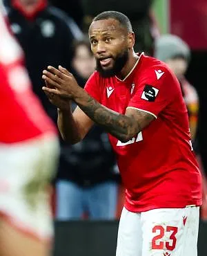 We moeten ons de juiste vragen stellen, want dit is niet mogelijk…”: reactie van Marco Ilaimaharitra na de afgang van Standard