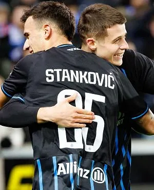 Pro League: Club Brugge schrikt zich het lazarus tegen Zulte Waregem maar verlaat het veld met de drie punten (4-3)