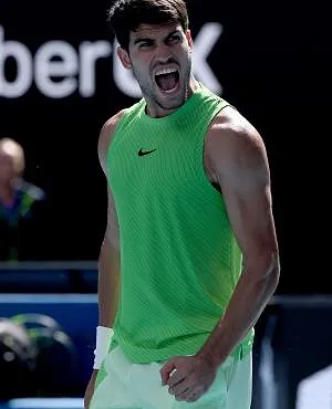 Australian Open: Alcaraz en Sabalenka winnen zonder veel moeite