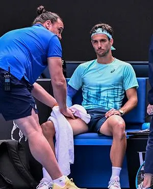 Australisch Open: Djokovic bereikt halve finale na opgave van Musetti, terwijl hij achterstond op de score