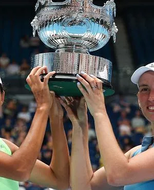 Australian Open : Elise Mertens heeft zesde grandslamtitel beet in het dubbelspel - DAVID GRAY / AFP