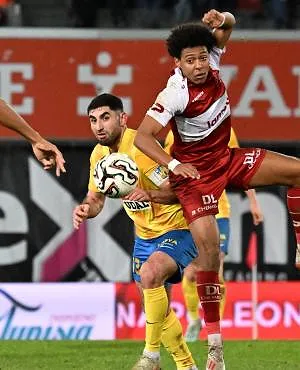 Westerlo pakt de drie punten in Zulte Waregem (0-1) en houdt hoop op Play-offs 1 levend