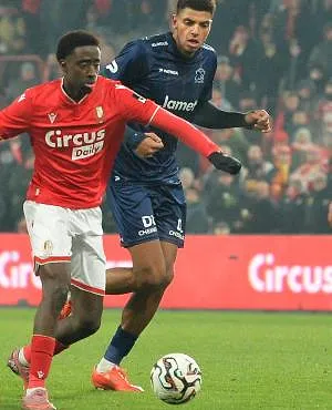 Het is officieel: Hakim Sahabo verlaat Standard Luik voor AEK Athene