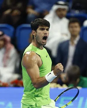 Carlos Alcaraz schakelt Rublev uit en stoot door naar de finale in Doha