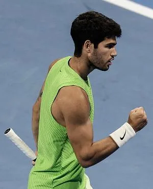 Ongenaakbare Carlos Alcaraz sloopt Arthur Fils in finale ATP 500 Doha