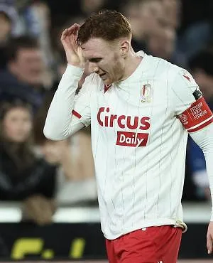 David Bates blikt terug op zijn jaar vol tegenslagen: « Niemand begrijpt echt de frustraties die ik heb doorgemaakt »