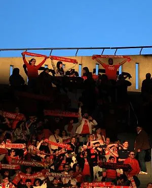 Benfica schorst vijf supporters voor racistische gebaren richting Vinicius Junior