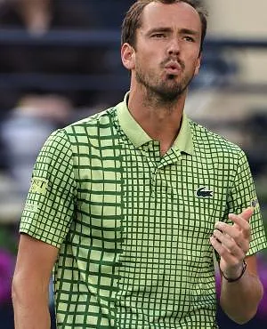 “Ik kan u zeggen dat alles goed gaat”: Daniil Medvedev zit vast in Dubai door het conflict in het Midden-Oosten