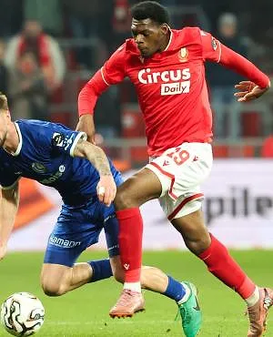 Standard zou deze winter meer dan 2 miljoen euro hebben geweigerd voor René Mitongo!