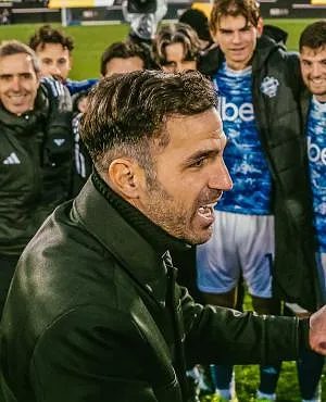 Met beslissende Van der Brempt zet Como zijn opmerkelijke opmars in het klassement voort