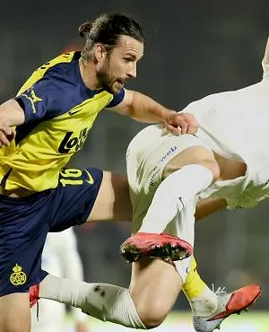 Verdict van Jonathan Lardot over de tackle van Burgess is onverbiddelijk: uitsluiting