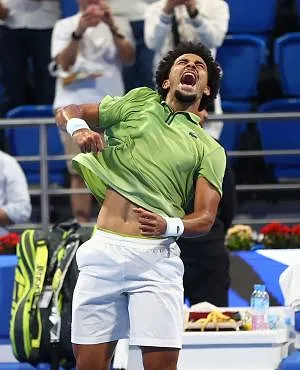 Arthur Fils bevestigt zijn comeback en haalt het van Félix Auger-Aliassime