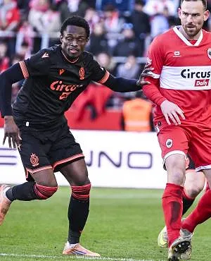 Standard sleept een gelijkspel uit de brand tegen Antwerp (1-1), maar neemt afscheid van de play-offs