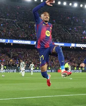 Barcelona vernedert Newcastle na rust en stoot door naar kwartfinales