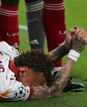 Afgesneden duim en spoedoperatie: grote zorgen om Noa Lang