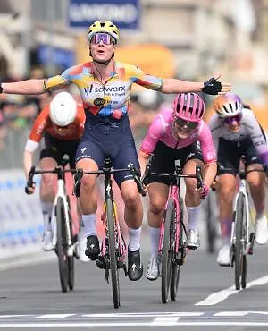 Lotte Kopecky wint Milaan-Sanremo!