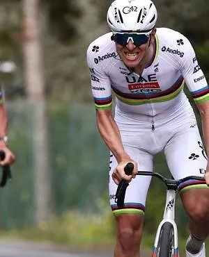 “Dit is een van zijn grootste prestaties”: Eddy Merckx onder de indruk van Tadej Pogacars zege in Milaan-Sanremo