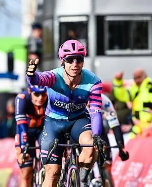 Ronde van Brugge : Dylan Groenewegen pakt derde zege in een week