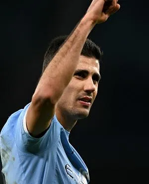 Rodri op weg naar de uitgang? Spanjaard zet deur wagenwijd open voor Real Madrid