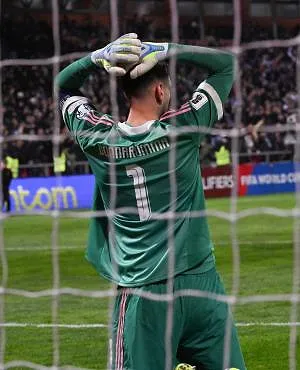 « Na de wedstrijd heb ik gehuild » : Donnarumma uit zijn teleurstelling en roept op tot heropbouw