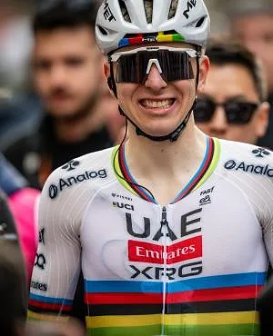 “Ik was een beetje verrast”: Tadej Pogačar reageert op de verrassende aanwezigheid van Remco in de Ronde van Vlaanderen