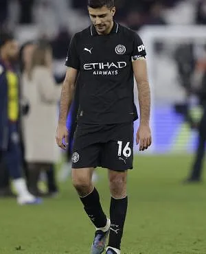 Guardiola begrijpt mogelijk vertrek van Rodri : « Geen enkele speler zou een kans bij Real Madrid weigeren »