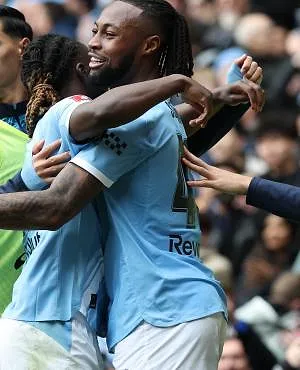 FA Cup: sterk Manchester City, met uitblinker Doku, walst over Liverpool heen (4-0) en stoot door naar halve finales