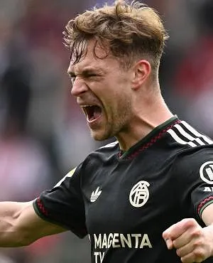 Ongelooflijk: Bayern buigt 2-0 achterstand om tegen Freiburg (2-3) en zet grote stap richting titel