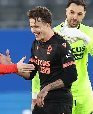 « Heel blij met deze mooie overwinning en mijn dubbele » en « Belangrijk dat we de negatieve reeks hebben doorbroken »: reacties bij Standard na zege in Leuven (1-3)