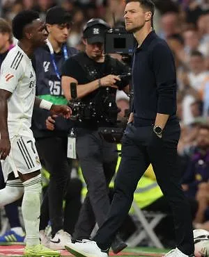 « Ik heb geen band met hem kunnen opbouwen »: Vinicius spreekt zich uit over Xabi Alonso