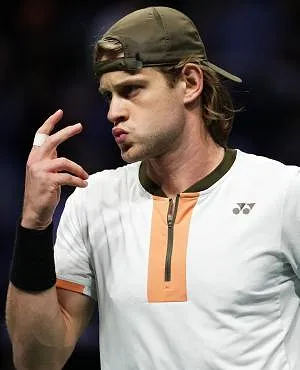 ATP Monte Carlo : Zizou Bergs en Jannik Sinner trekken zich terug uit dubbelspel