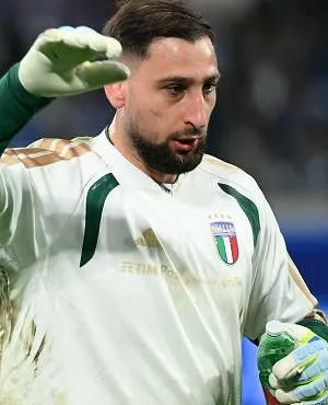 In tranen kan Gianluigi Donnarumma het WK-mislopen van Italië niet verwerken: « Het doet echt heel veel pijn »