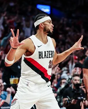 NBA : Toumani Camara wint met Portland van LA Clippers in duel om achtste plaats in Conference