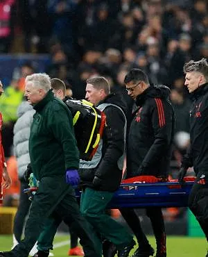 Vreselijke beelden voor Hugo Ekitike: WK 2026 lijkt ver weg na zware blessure