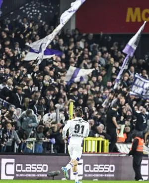 Achter bij de rust, Anderlecht keert het om tegen Mechelen (1-2)!