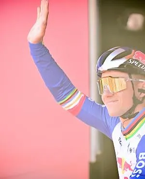 “Alle ogen zullen op ons gericht zijn”: Remco Evenepoel toont zijn ambities aan de start van de Amstel!