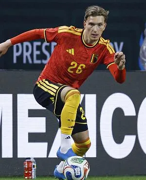 De krankzinnige vraagprijs van Ajax voor Mika Godts!